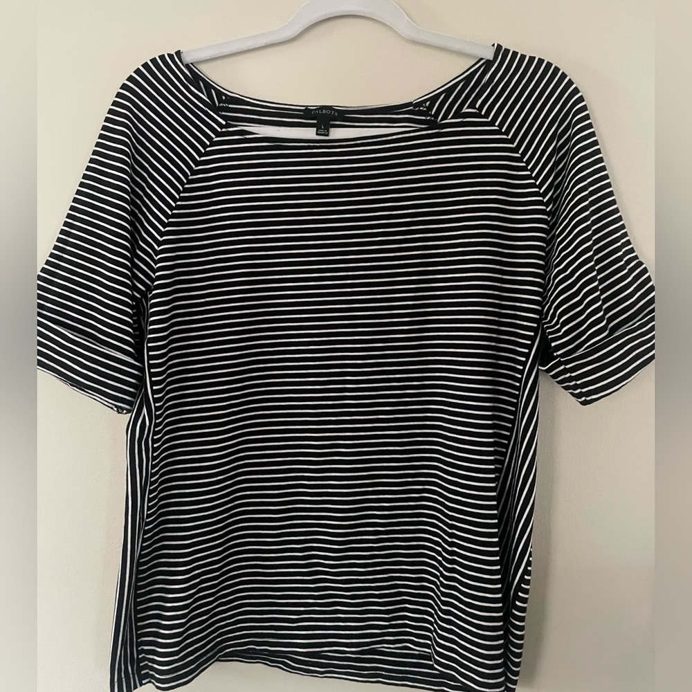 Talbot size large pin stripped blue and white top.